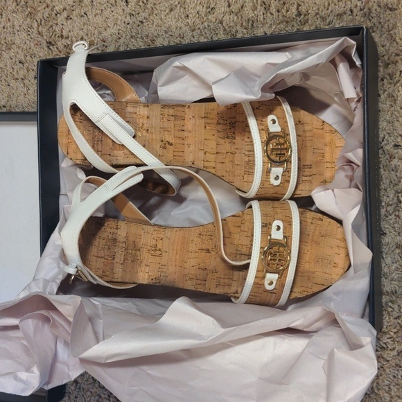 TOMMY HILFIGER Summer Sandal SZ 8.5 - Picture 2 of 14